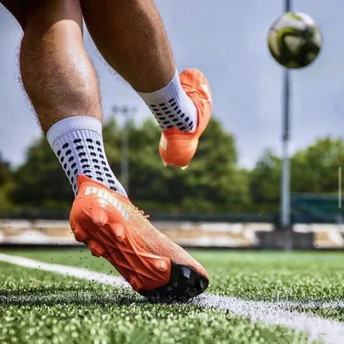 Vista 6 de Looknniy 10 pares de calcetines de fútbol con agarre para hombre, antideslizantes, atléticos, antideslizantes, para fútbol, baloncesto, Blanco