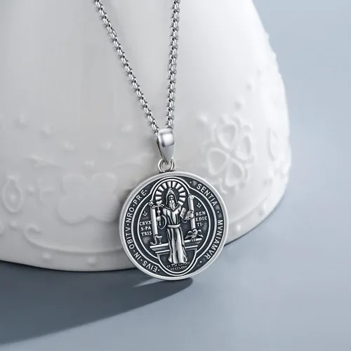 Vista 2 de DOTBJ Collar con colgante de cruz de San MiguelSan CristófaloSan BenitoSan PatricioJesús Amuleto de joyería para hombres y mujeres con cadena Rolo