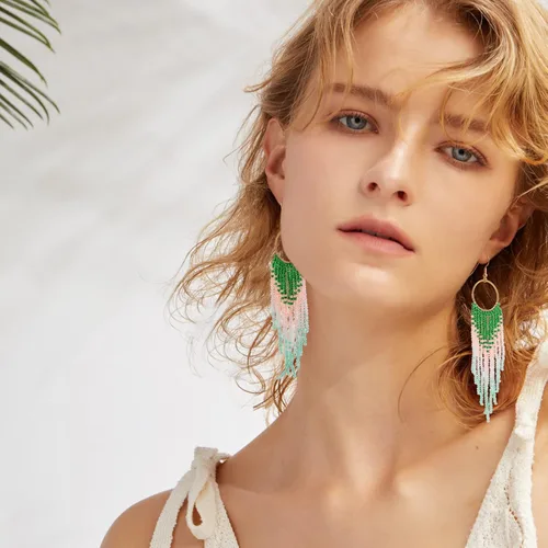 Vista 4 de Aretes de borla hechos a mano, aretes de cuentas de semillas, aretes bohemios con flecos para mujeres y niñas