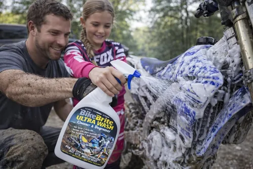 Vista 9 de Bike Brite MC4U Ultra Spray Wash - Azul (32 onzas líquidas)