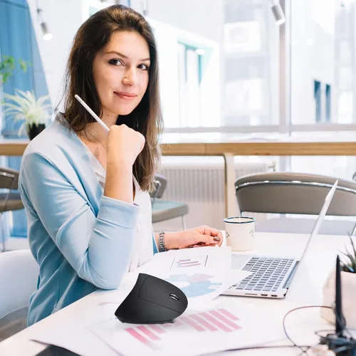 Vista 5 de Ratón inalámbrico ergonómico único recargable óptico vertical, 2.4G 5.0 ratón Bluetooth ergonómico con 6 botones, ratón inalámbrico 800/1200/1600