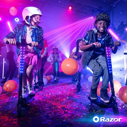 Vista 10 de Razor Sonic Glow Scooter eléctrico negro con luces LED y altavoz inalámbrico Bluetooth