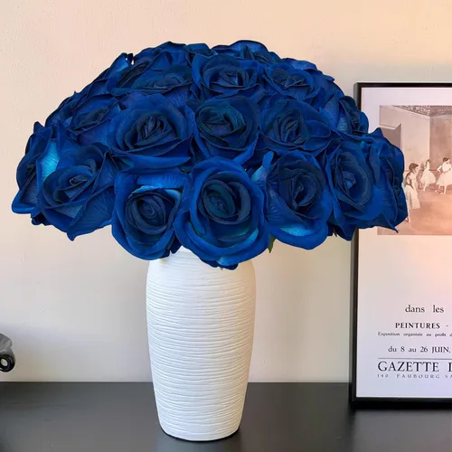 Vista 5 de FagusHome 30 piezas de rosas artificiales de seda a granel, flores falsas, cabezas de rosas con tallos para decoración del hogar y boda (azul oscuro)