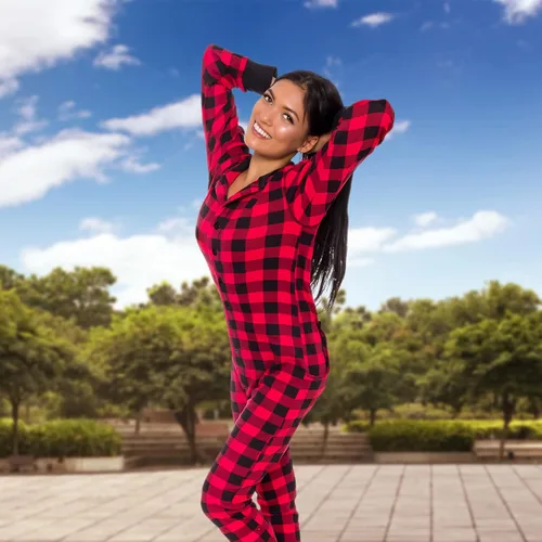 Vista 2 de Silver Lilly - Pijamas de una pieza a cuadros para mujer con abertura estilo solapa abotonable en la parte posterior