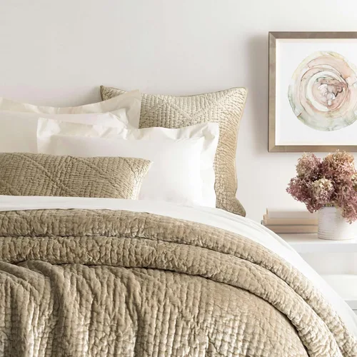 Vista 17 de Pine Cone Hill Parisienne Velvet Dove White - Funda acolchada blanca, tamaño estándar, patrón sólido blanco