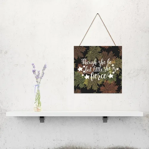 Vista 3 de Placa decorativa de madera con texto en inglés "Though She Be But Little, She is Fierce" para decoración de pared rústica con cuerda de 7.9 x 7.9