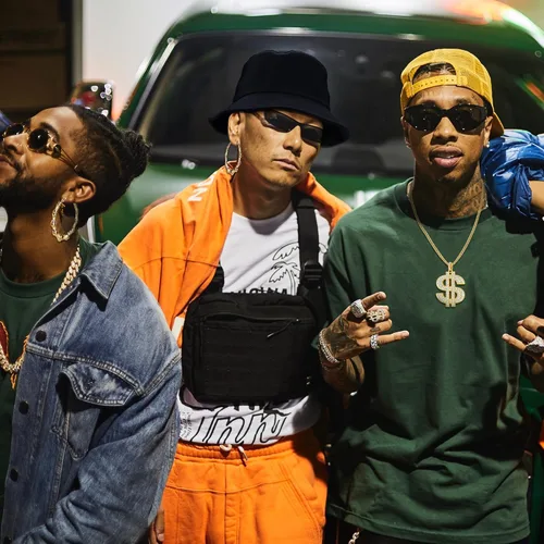 Vista 6 de YADOCA Accesorios de hip hop de los años 80 y 90 para mujeres y hombres, kit de disfraz de hip hop, sombrero de cubo, lentes de sol, collar de signo