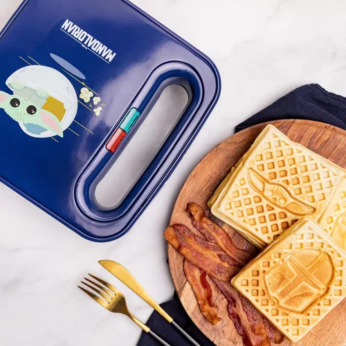 Vista 8 de Uncanny Brands Disney Lilo y Stitch Máquina para Hacer Waffles - Haz Waffles de Lilo y Stitch - Electrodoméstico de Cocina