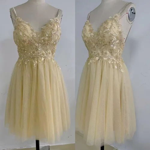 Vista 4 de Teens Sparkly Beaded Homecoming Dresses Juniors Lace V Neck Short Prom Dresses Tulle Ball Gowns