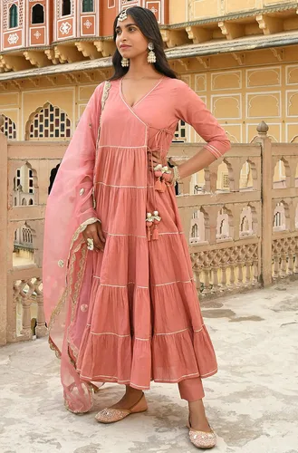 Vista 4 de Janasya Indian - Kurta de algodón rosa embellecido con pantalón y Dupatta para mujer
