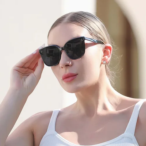 Vista 2 de Yaserra Lentes de sol polarizados cuadrados de gran tamaño para mujer, diseño de ojo de gato, lentes TAC TR90, marco UV400, protección UV400, Negro
