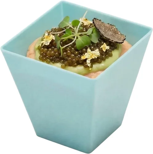 Vista 6 de Restaurantware Mini vaso de postre Kova de 2 onzas, elegantes vasos cuadrados de plástico rosa en polvo: perfecto para servir postres y muestras