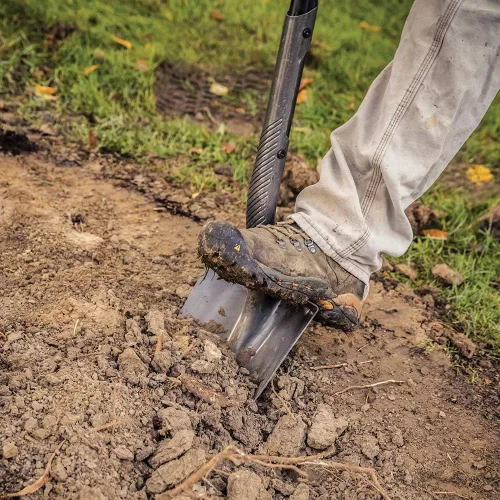 Vista 5 de Fiskars Pala de jardín profesional de 44 pulgadas, pala de acero de calibre resistente con borde afilado para excavar y girar tierra, herramienta