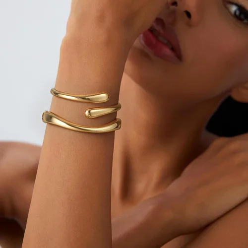 Vista 4 de Brazaletes de oro, para mujer, modernos, chapados en oro de 18 quilates, juego de brazaletes gruesos de oro, no se deslustra, impermeable, regalos