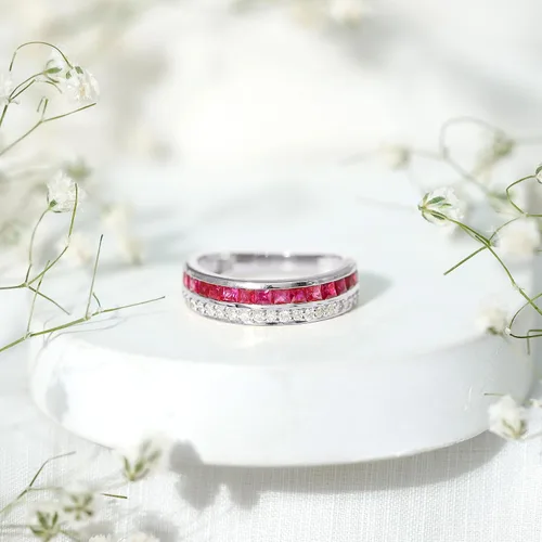 Vista 12 de Anillo de media eternidad de diamantes y rubí de 1.25 quilates para mujer Calidad AAA