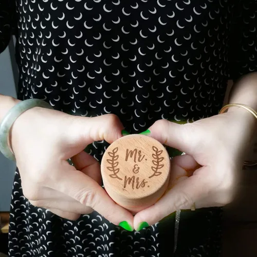 Vista 9 de Personalizado Grabado Rústico Boda Caja de Madera Joyería Baratija Almacenamiento Co
