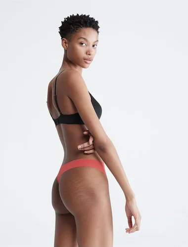 Vista 4 de Calvin Klein Women's Invisibles Seamless Thong Panties, Multipack