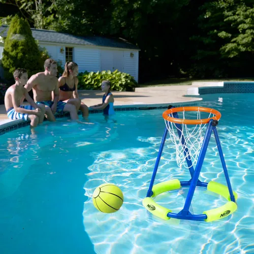 Vista 7 de NERF - Juego de aro de baloncesto flotante para piscina + red de fútbol – Baloncesto acuático + (2) pelotas de fútbol acuáticas incluidas – Aro
