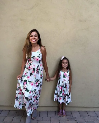Vista 2 de IFFEI Mommy and Me - Vestido a juego con tirantes delgados, vestido casual de verano para playa, sin mangas, con diadema