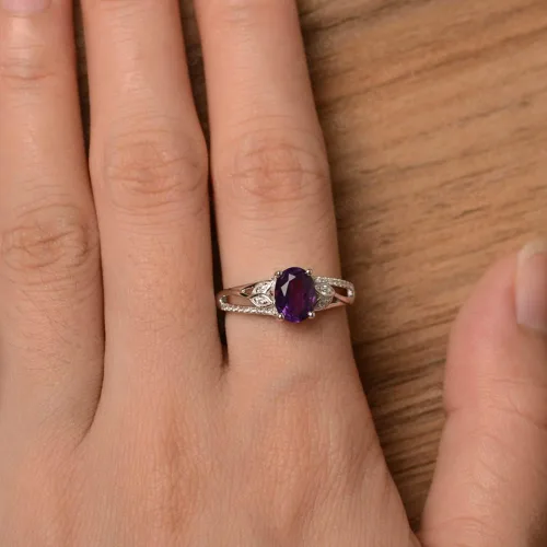 Vista 5 de LUO Anillo de compromiso de plata de ley 925 con forma ovalada de 0.315 x 0.236in con piedras preciosas vintage para mujer