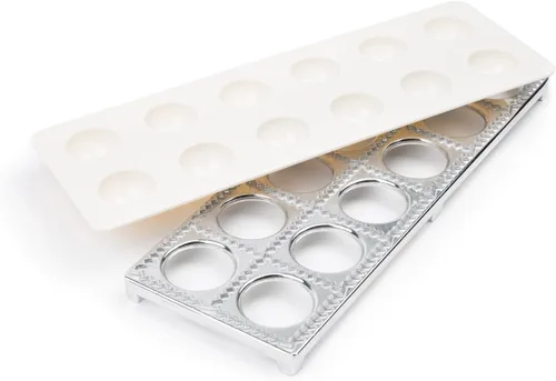 Vista 8 de Fox Run Máquina para Hacer Ravioles en Forma de Flor, de Aluminio, Hace 12 Ravioles en Forma de Flor de 1.5