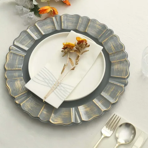 Vista 18 de Efavormart Paquete de 6 Cargadores de Platos de Cena de Plástico Acrílico Beige de 13" con Borde Festoneado Ondulado Cepillado en Dorado