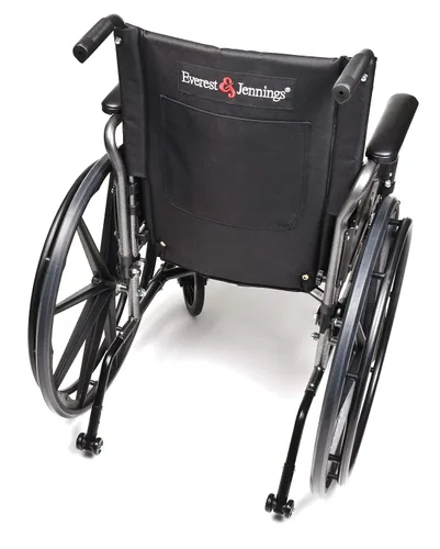 Vista 3 de Everest & Jennings Traveler L4 Silla de ruedas ligera – Nuestra silla de ruedas manual más ligera para adultos – Asiento de 16 x 16 pulgadas