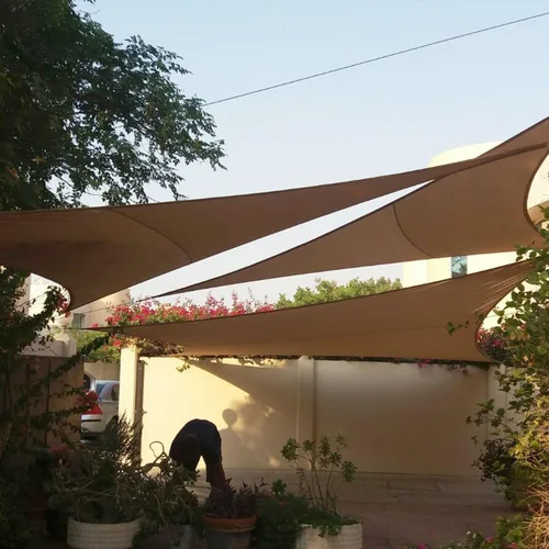 Vista 8 de E&K Sunrise Vela de sombra solar triangular derecha de 10' x 10' x 14.1' pies, toldo cubierta de sombra con bloqueo UV para patio, jardín trasero