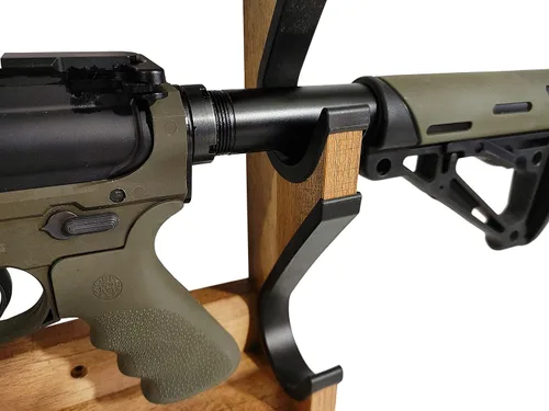 Vista 4 de Old Cedar Outfitters Soporte de pared para armas largas, rifles y escopetas con mangas protectoras, tres capacidades