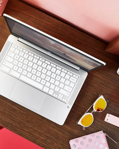Vista 8 de HP Chromebook 14 Laptop, procesador Intel Celeron N4000, 4 GB de RAM, 32 GB eMMC, pantalla HD de 14", Chrome, computadora ligera con cámara web
