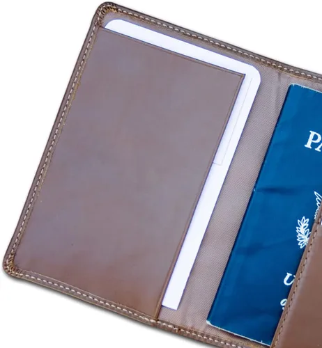 Vista 4 de Dacasso - Soporte para pasaporte de piel, color marrón rústico (A3242)