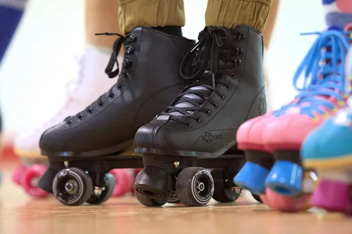 Vista 2 de Roller Derby Reewind Patines de caña alta para mujer y hombre Patines para interior/exterior Patines cuádruples