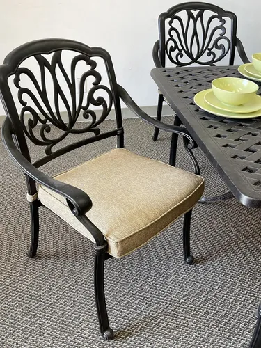 Vista 4 de Elizabeth - Juego de comedor de 11 piezas con revestimiento de polvo de aluminio fundido para exteriores con mesa de comedor rectangular extensible