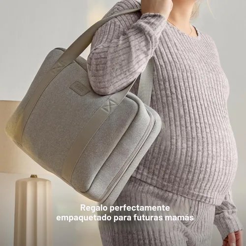Vista 5 de Frida Mom Bolsa de Viaje de Artículos Esenciales para Hospital y Bebé Preempaquetada de 30 Piezas, Incluye Artículos Imprescindibles para Parto por