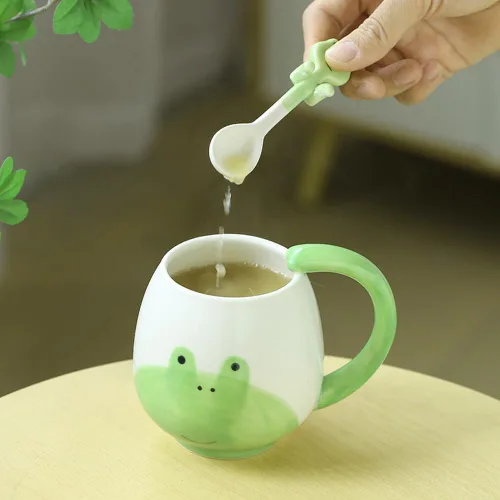 Vista 3 de Taza de café divertida de 15 onzas, taza de café de cerdo con cuchara, taza divertida de cerámica, regalo para mujeres y hombres, cumpleaños, Rana