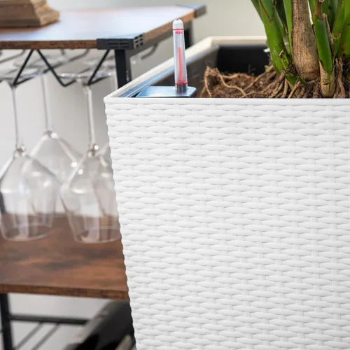 Vista 9 de XBrand Maceta cuadrada de ratán blanco de 30 pulgadas de alto para interiores y exteriores, maceta decorativa alta para jardinería, decoración