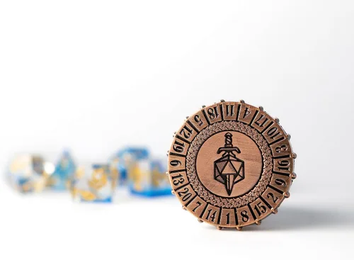Vista 2 de Metallic Dice Games FanRoll Metal d20 Spinner: cobre antiguo