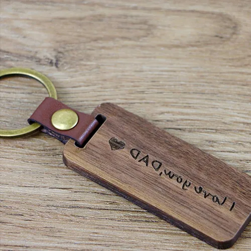 Vista 4 de Llavero de madera de cuero personalizado a granel grabado con láser personalizado llavero llavero de madera llaveros etiquetas regalo artesanía