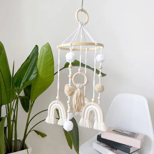 Vista 7 de Móvil de macramé para cuna – Móvil neutro de género para decoración de guardería – Decoración bohemia para colgar en la pared de arcoíris – Borlas