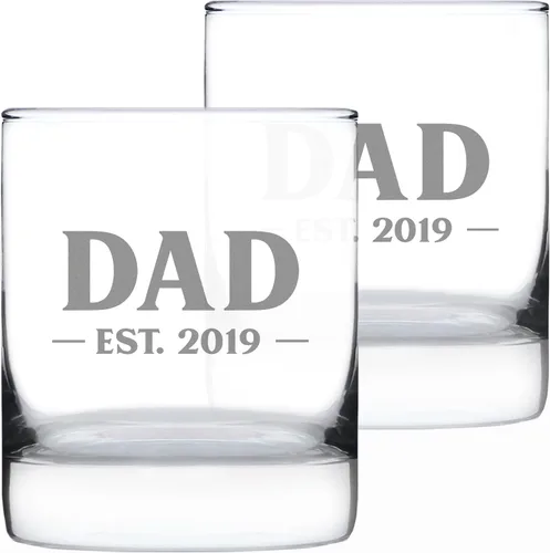 Vista 7 de Dad Est 20XX personalizado – Nuevo padre whisky rocas regalo de cristal para padres primerizos – Gafas personalizadas atrevidas de 10.25 onzas