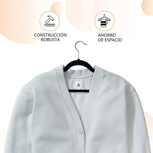 Vista 3 de Amazon Basics - Ganchos finos de terciopelo antideslizantes para trajes, paquete de 30, color negro