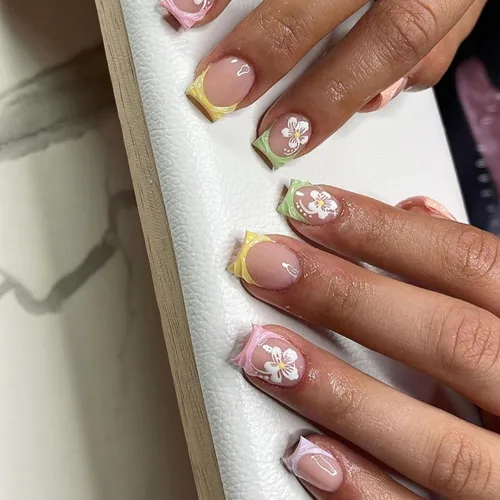 Vista 27 de Uñas postizas a presión con punta francesa verde, uñas postizas cuadradas cortas con diseños de cuentas de flores en 3D, uñas de verano, uñas Verde