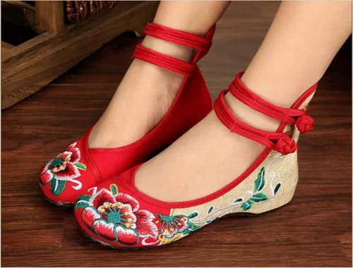 Vista 3 de BININBOX Zapatos de ballet Mary Jane con flores bordadas chinas para mujer