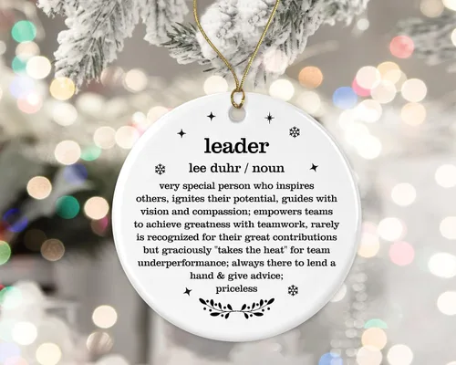 Vista 2 de Adorno de Navidad de líder, regalo de diccionario de definición de líder, para líderes, adorno de mejor líder, adorno de Navidad para jubilación