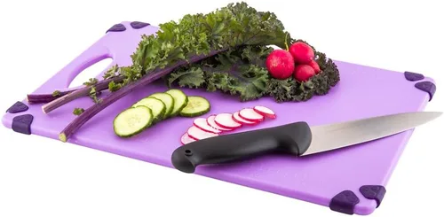 Vista 10 de Restaurantware -Tabla de cortar de plástico duradero verde de 12 x 18 pulgadas - Los agarres de esquina de goma evitan el deslizamiento - Codificado