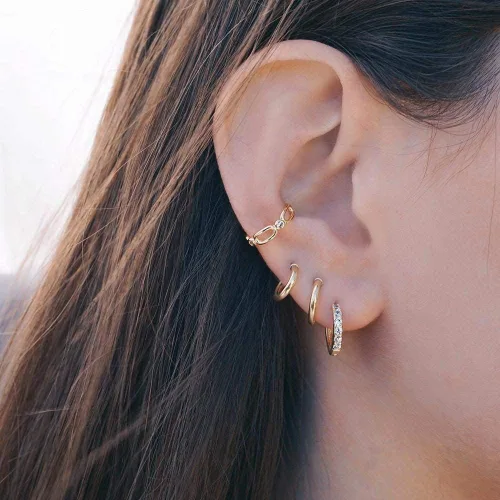 Vista 3 de Gacimy - Arracadas de mujer de oro de 14 quilates, aretes Huggie pequeños con broche para cartílago.