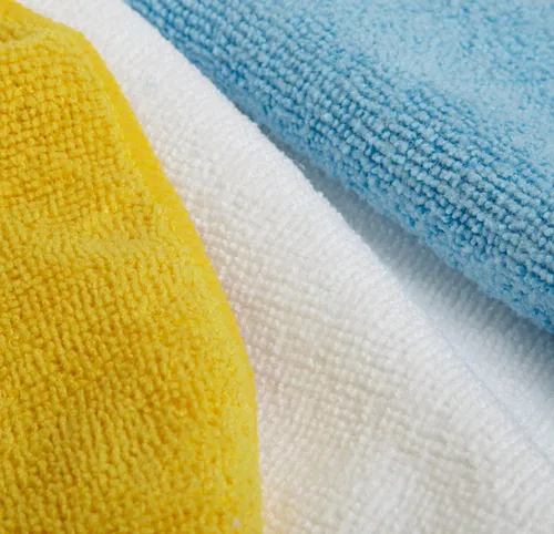 Vista 3 de Paños de limpieza de microfibra Amazon Basics, no abrasivos, reutilizables y lavables, paquete de 48, azul/blanco/amarillo, 16 x 12 pulgadas
