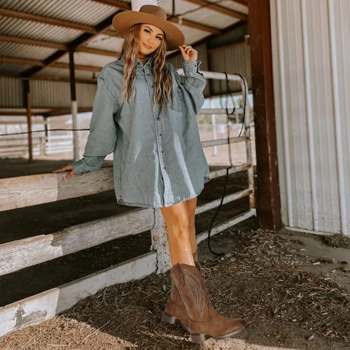 Vista 6 de J's.o.l.e Botas vaqueras para mujer, punta cuadrada, pantorrilla ancha, botas vaqueras bordadas