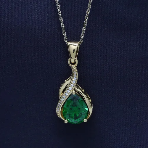 Vista 2 de Collar con colgante de esmeralda verde simulada de 3,5 quilates en oro de 14 quilates sobre plata esterlina