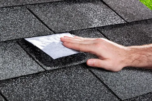 Vista 4 de Rust-Oleum Cinta autoadhesiva para techos de tela, rollo de 4 "x 16